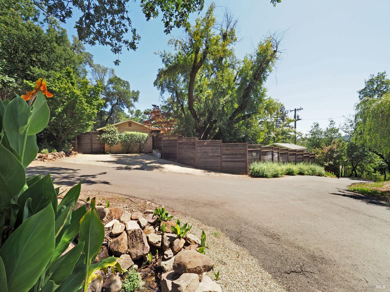 22549 River Road Geyserville CA 95441