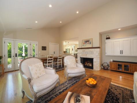 22549 River Road Geyserville CA 95441