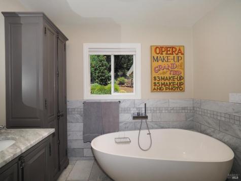 22549 River Road Geyserville CA 95441