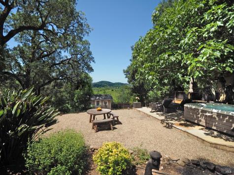 22549 River Road Geyserville CA 95441