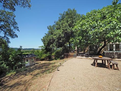 22549 River Road Geyserville CA 95441