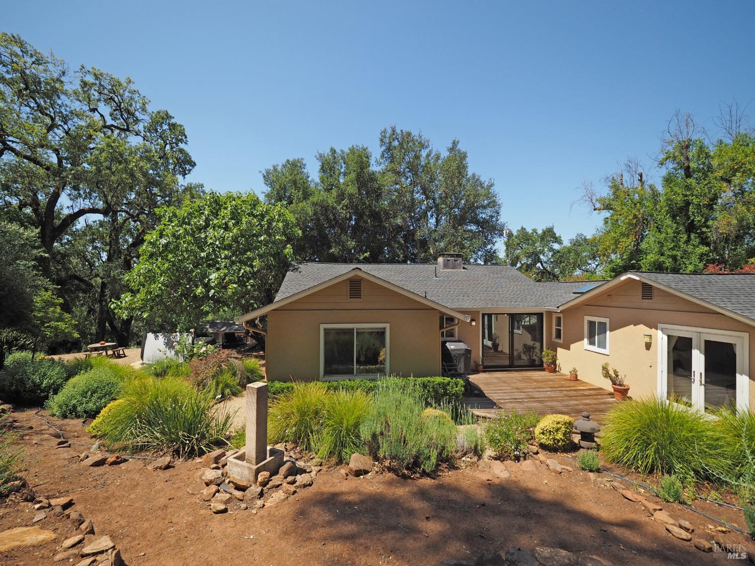22549 River Road Geyserville CA 95441