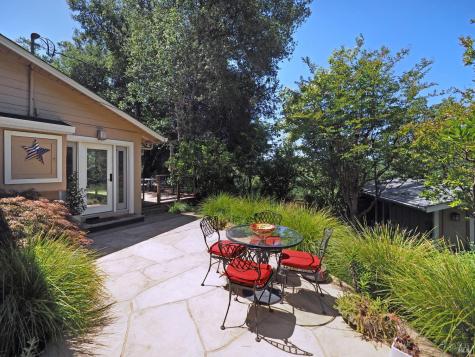 22549 River Road Geyserville CA 95441
