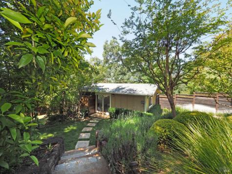 22549 River Road Geyserville CA 95441