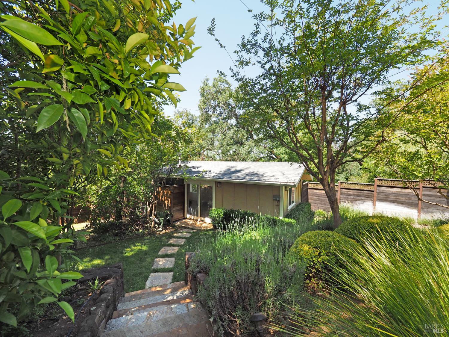22549 River Road Geyserville CA 95441