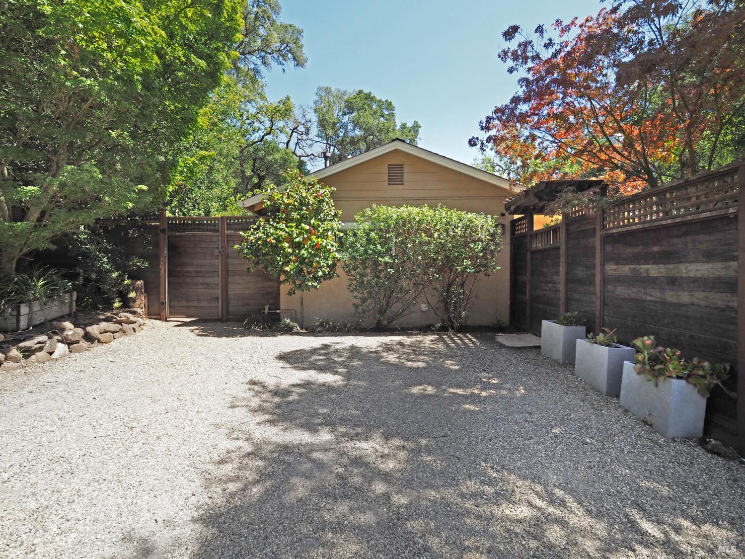 22549 River Road Geyserville CA 95441