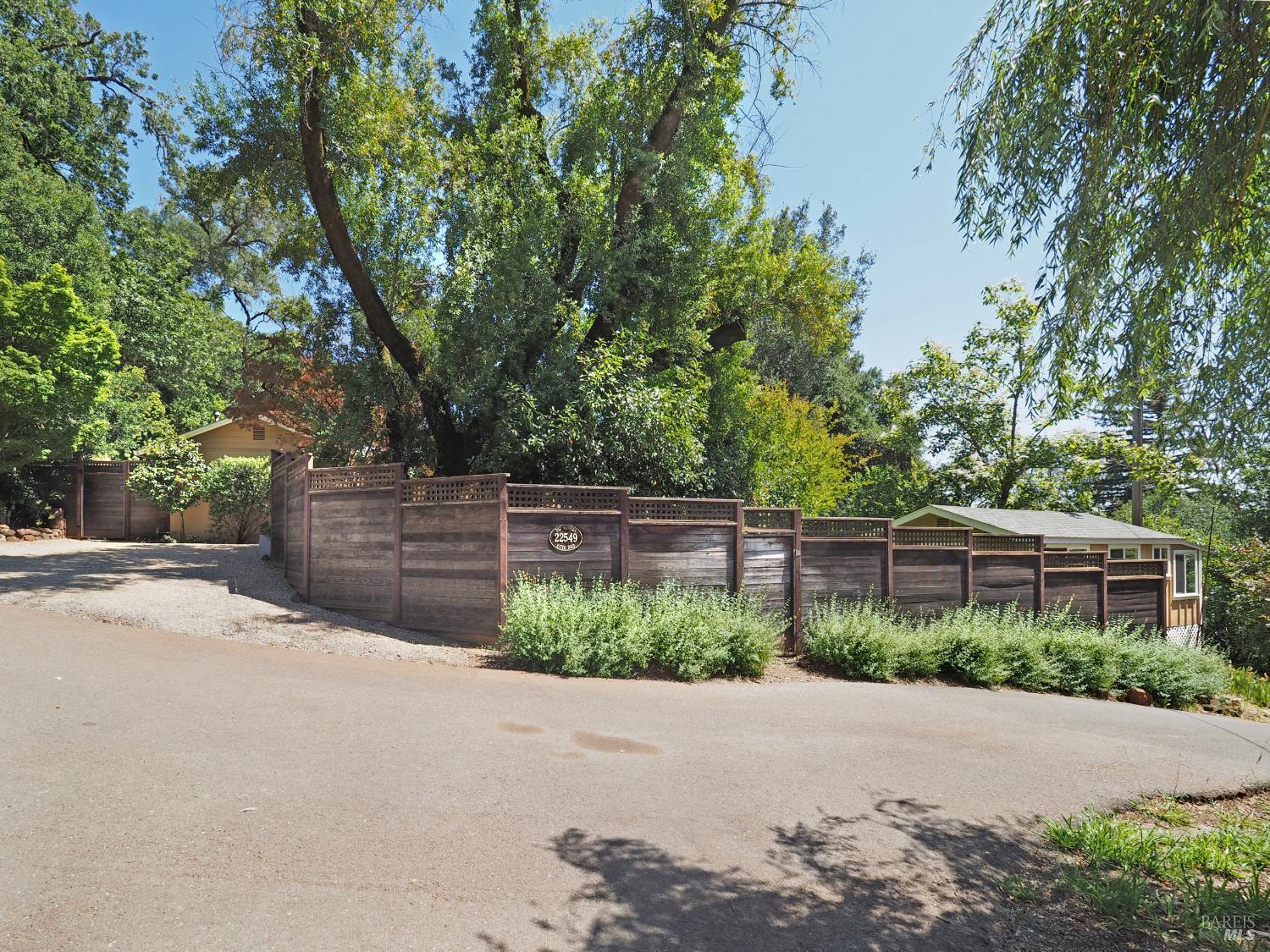 22549 River Road Geyserville CA 95441