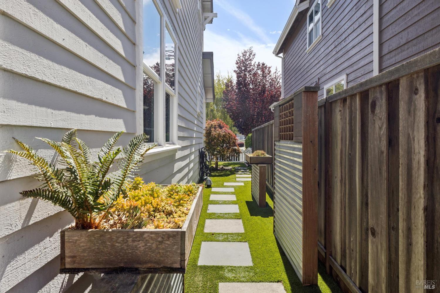 25 Wildflower Drive Corte Madera CA 94925