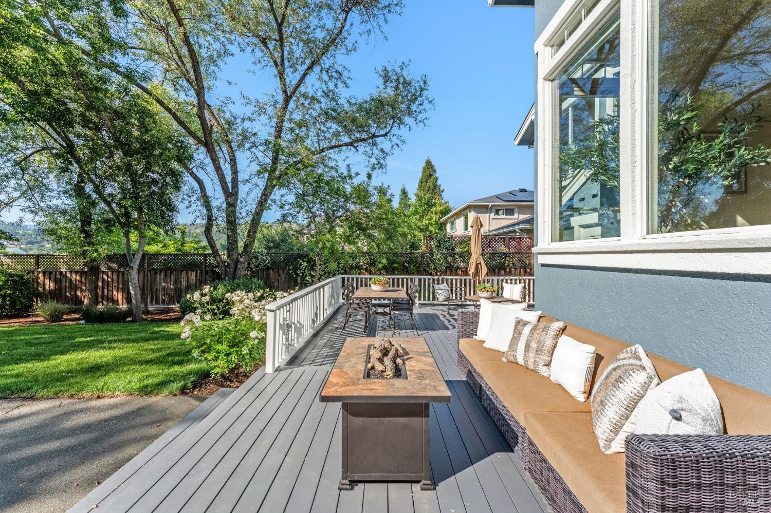 708 Hunt Avenue St. Helena CA 94574