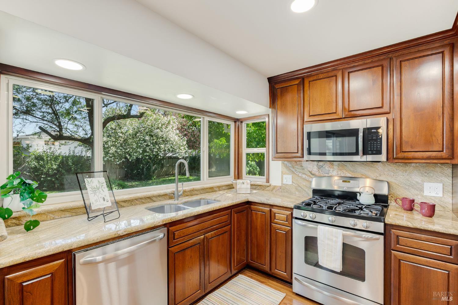1360 Hemingway Court Dixon CA 95620