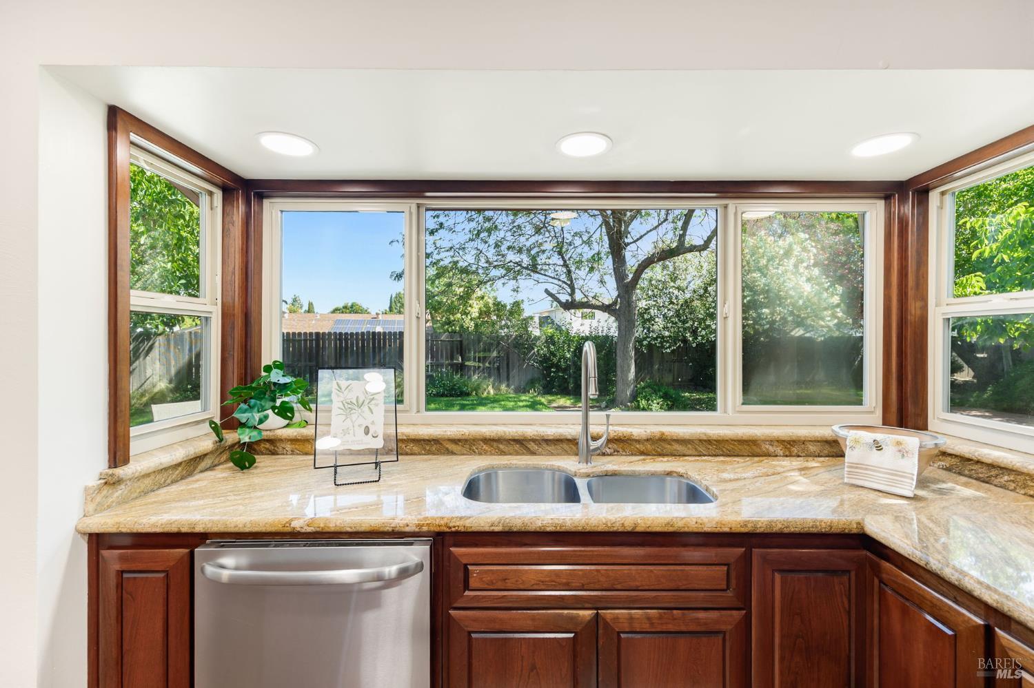 1360 Hemingway Court Dixon CA 95620