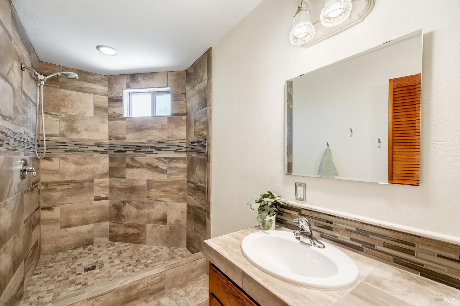1360 Hemingway Court Dixon CA 95620