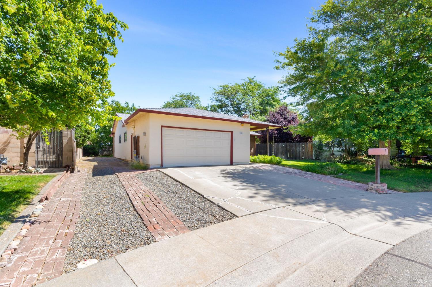 1360 Hemingway Court Dixon CA 95620