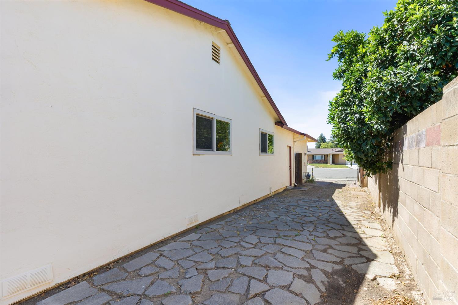 1360 Hemingway Court Dixon CA 95620