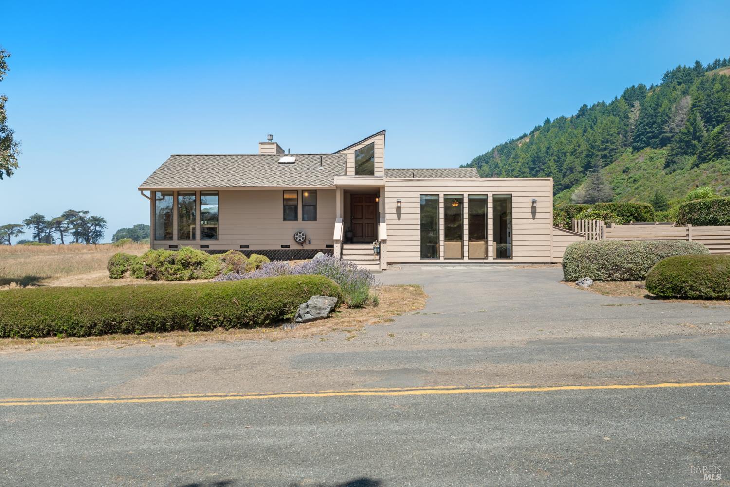 44600 Pomo Lake Drive Manchester CA 95459