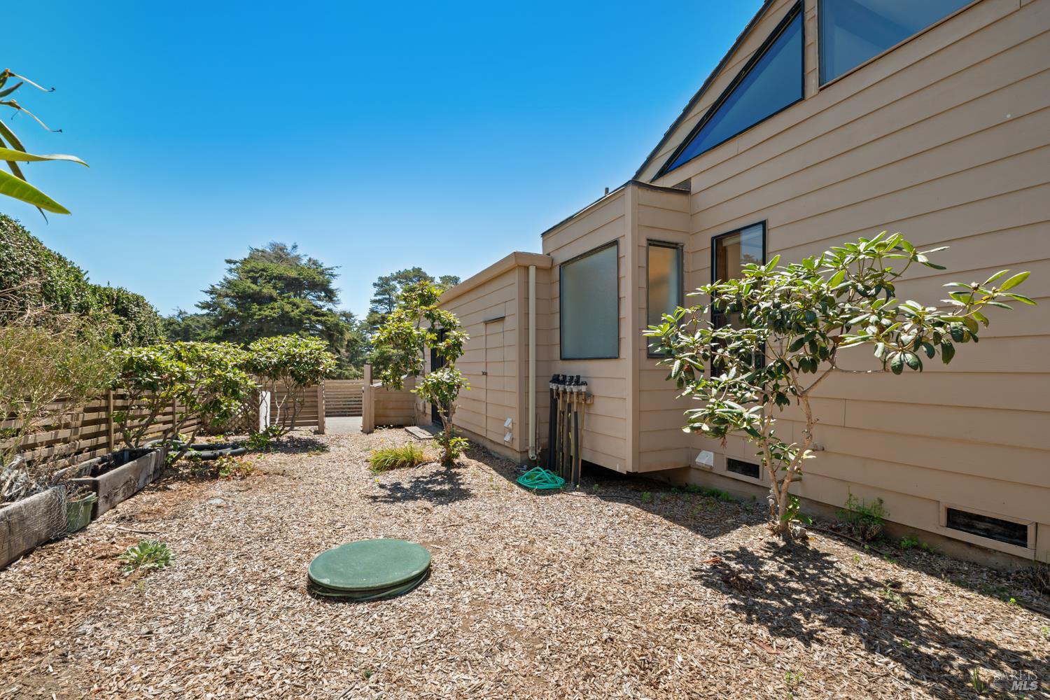 44600 Pomo Lake Drive Manchester CA 95459