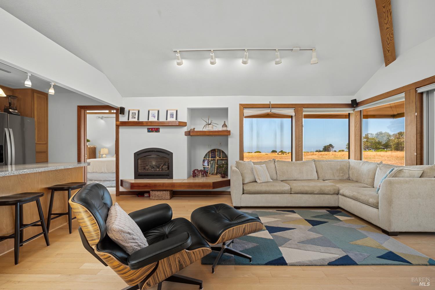 44600 Pomo Lake Drive Manchester CA 95459