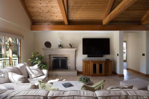 1626 Abramson Road Santa Rosa CA 95401