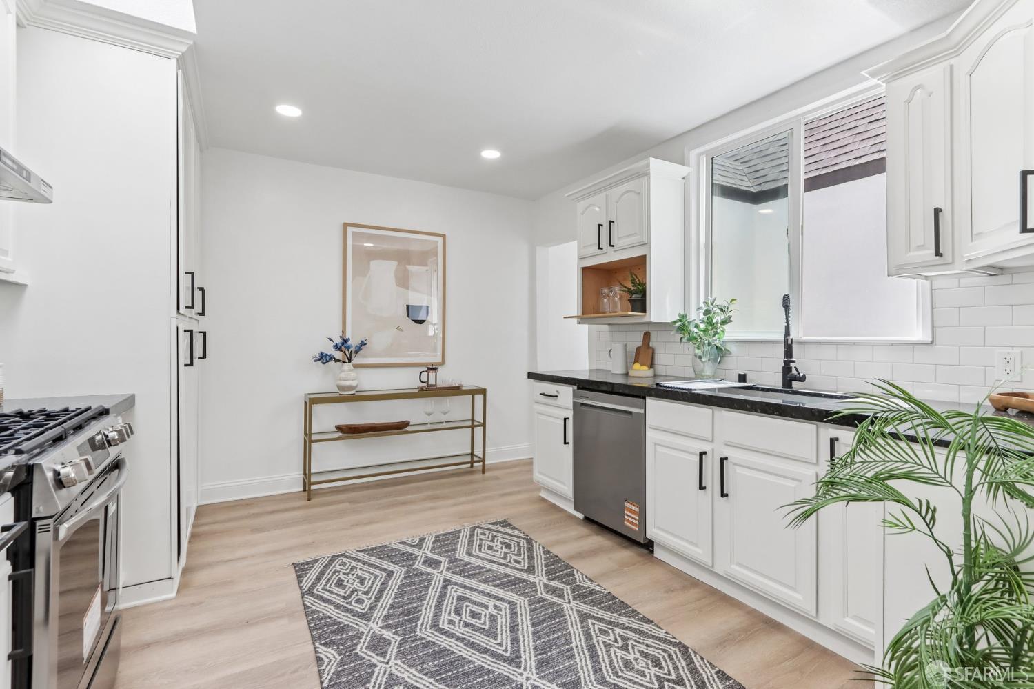 648 Thornton Avenue San Francisco CA 94124
