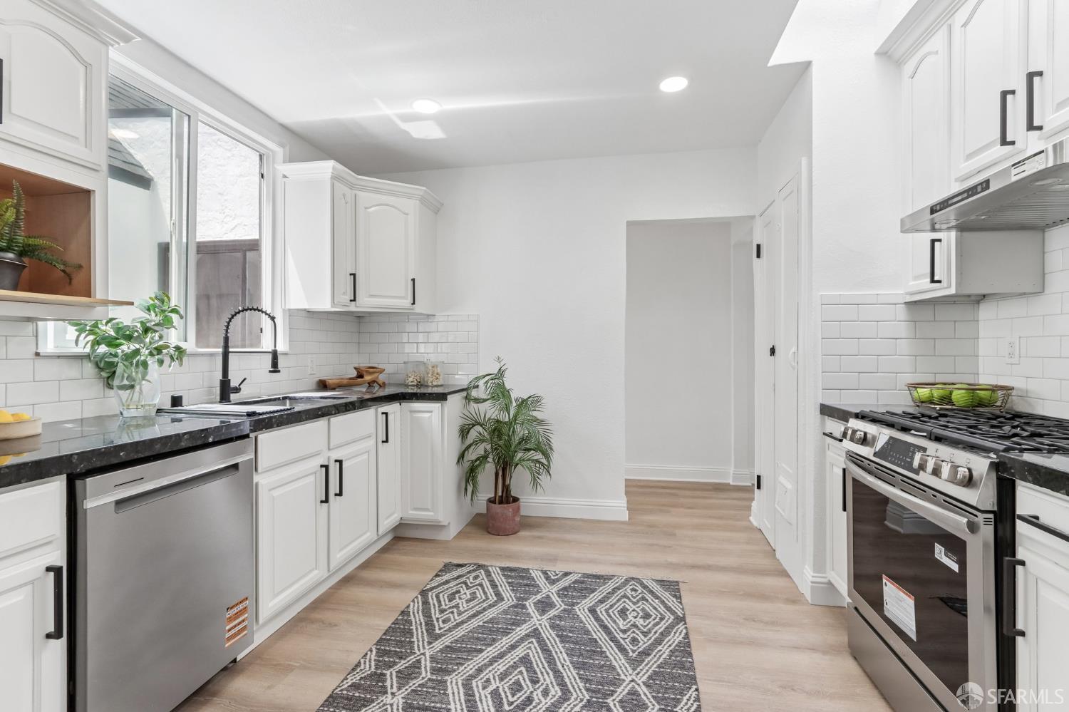648 Thornton Avenue San Francisco CA 94124