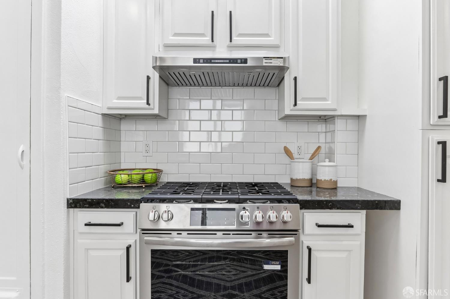 648 Thornton Avenue San Francisco CA 94124