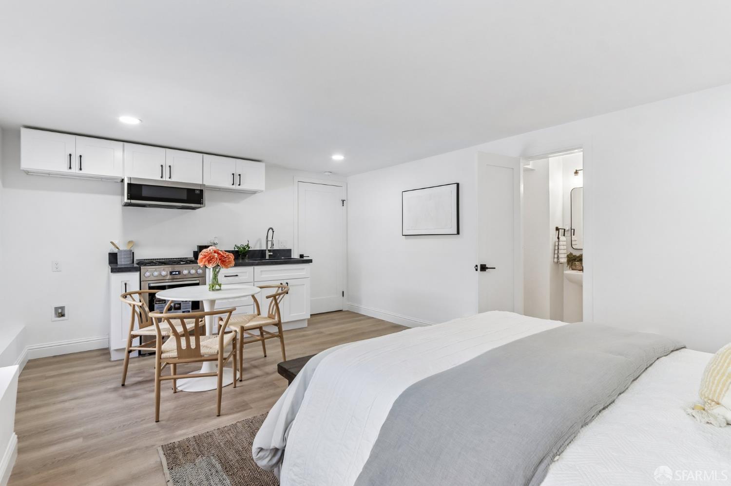 648 Thornton Avenue San Francisco CA 94124