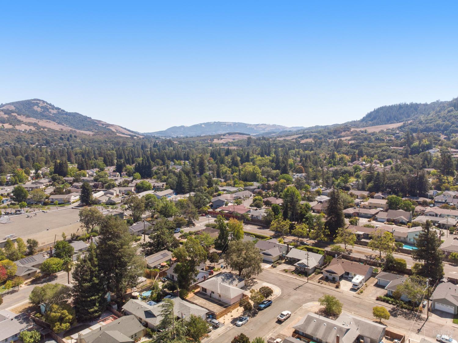 2257 Yucca Street Santa Rosa CA 95405