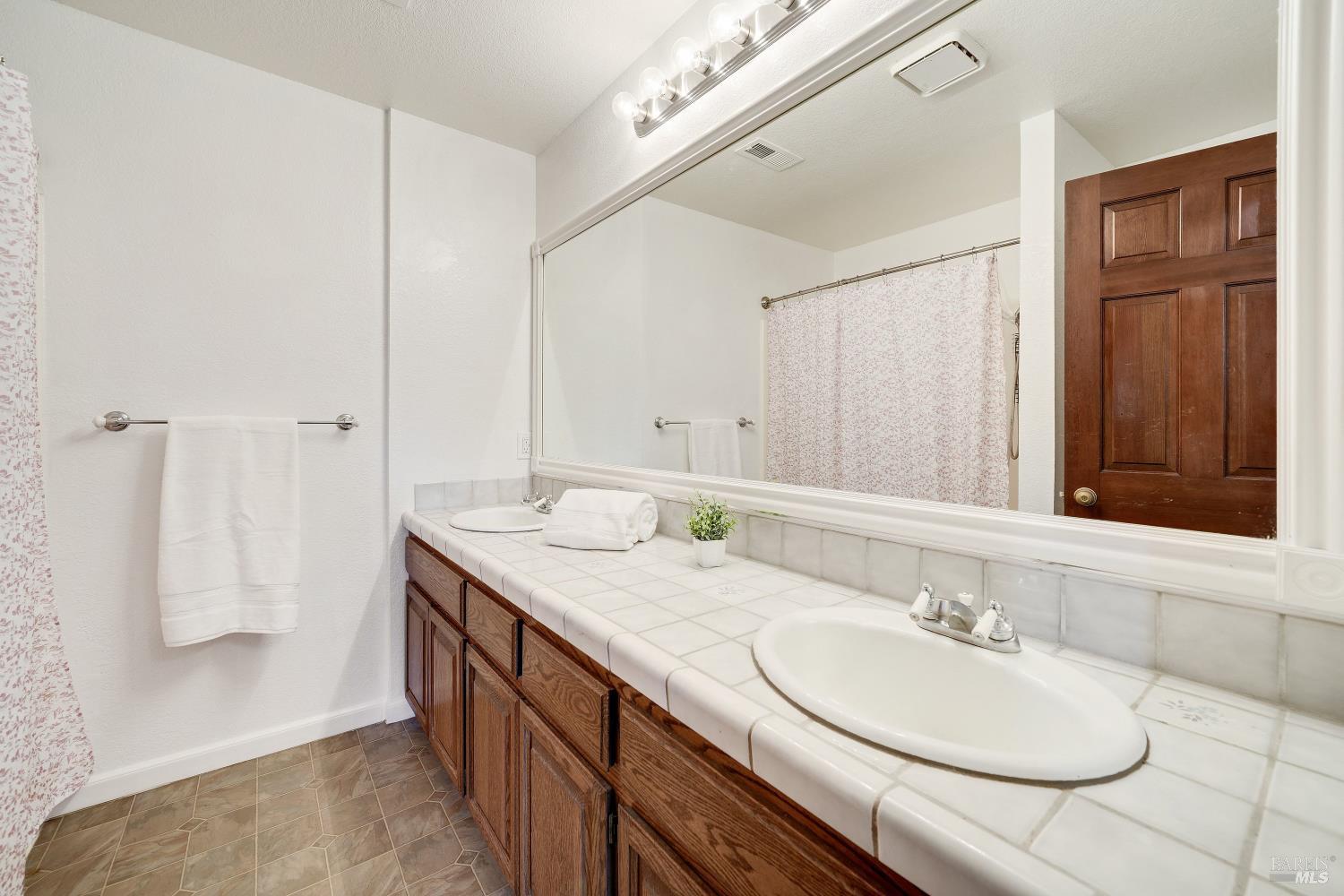 7270 Summerwood Lane Vacaville CA 95688