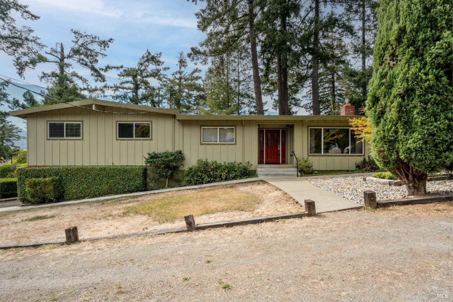 1691 Crane Road Ukiah CA 95482