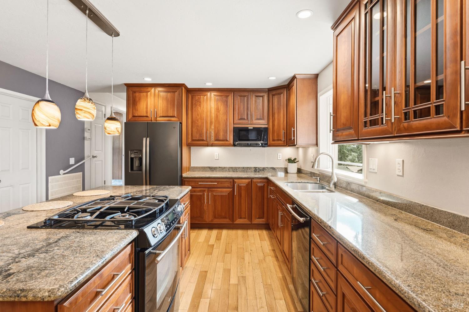 1691 Crane Road Ukiah CA 95482