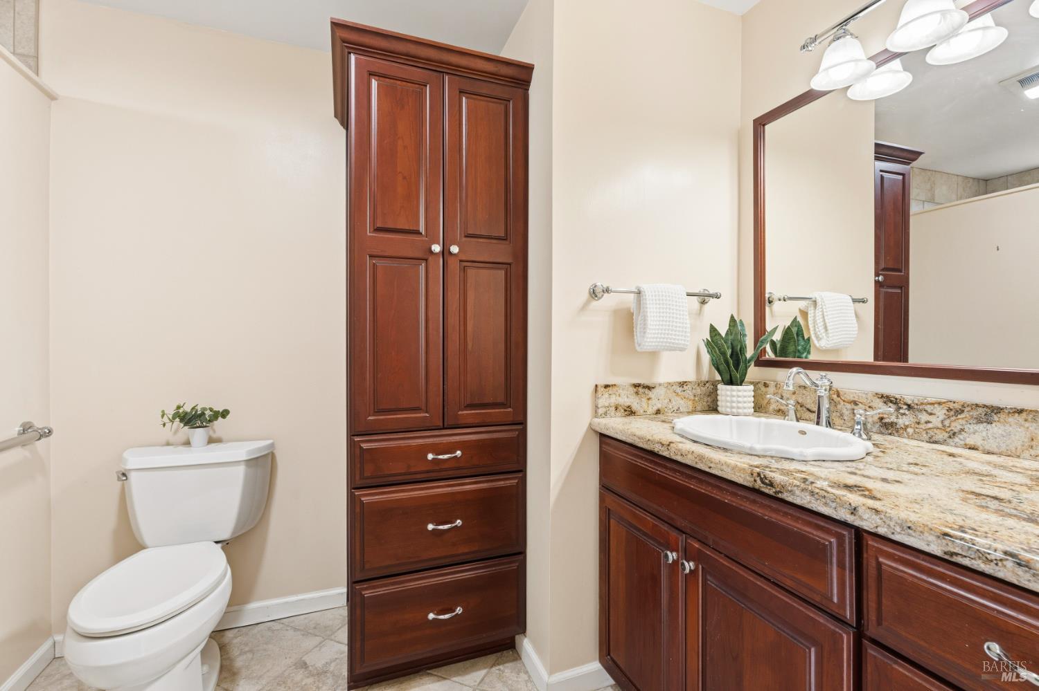 1691 Crane Road Ukiah CA 95482