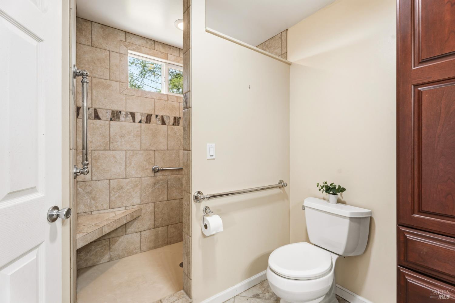 1691 Crane Road Ukiah CA 95482