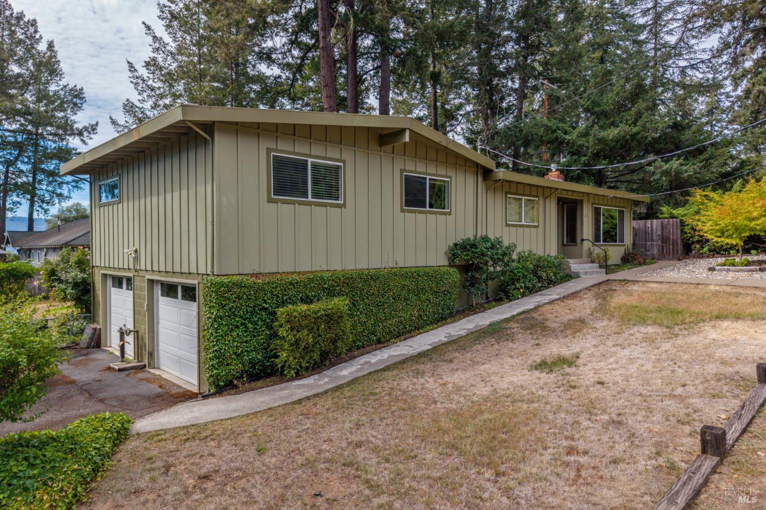 1691 Crane Road Ukiah CA 95482