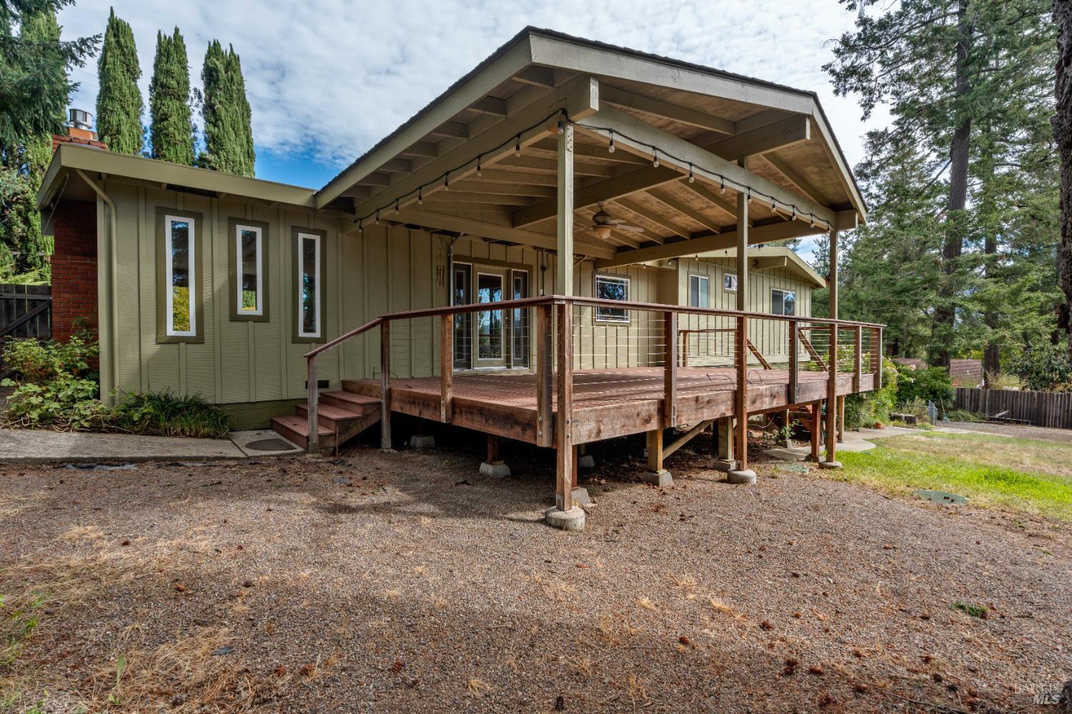 1691 Crane Road Ukiah CA 95482