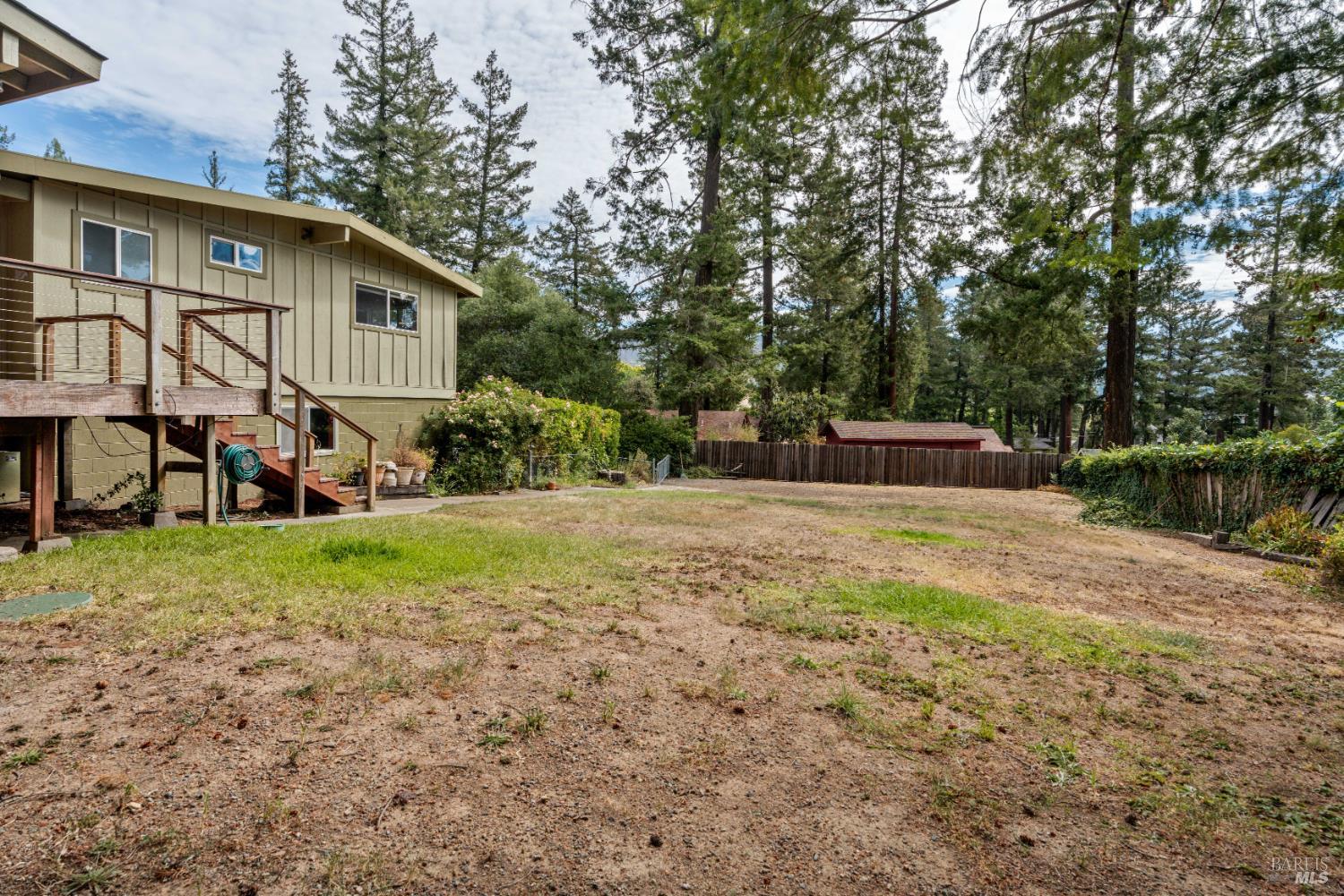 1691 Crane Road Ukiah CA 95482
