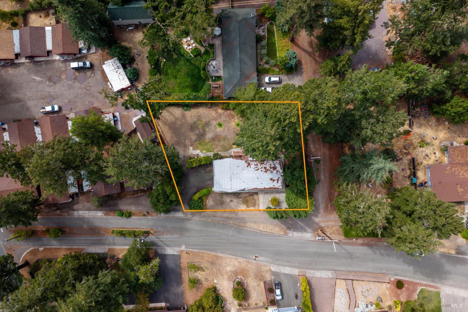 1691 Crane Road Ukiah CA 95482