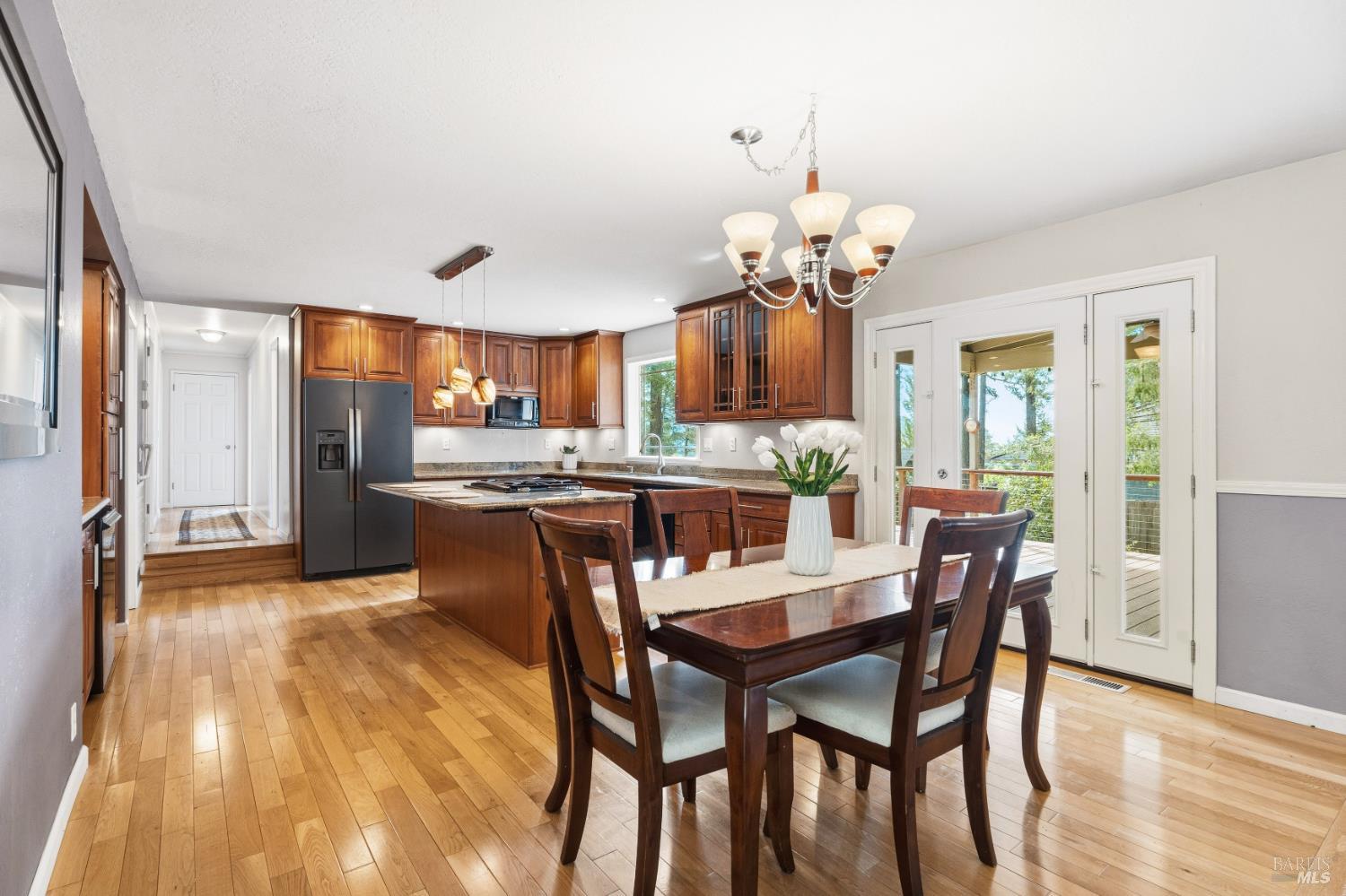 1691 Crane Road Ukiah CA 95482