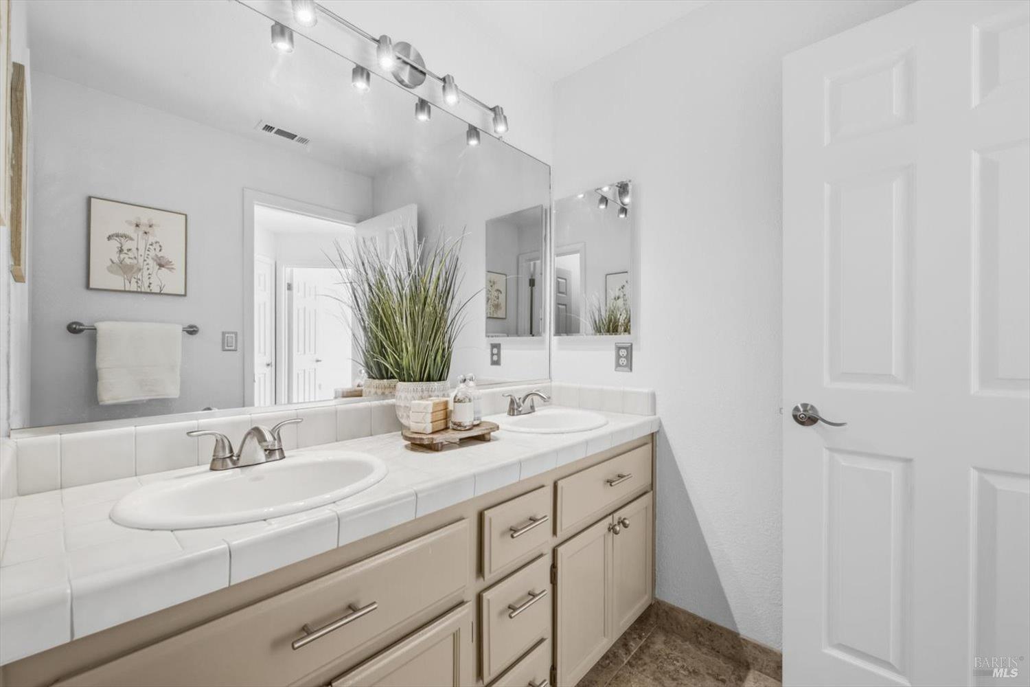 400 Rollingwood Court Vacaville CA 95688