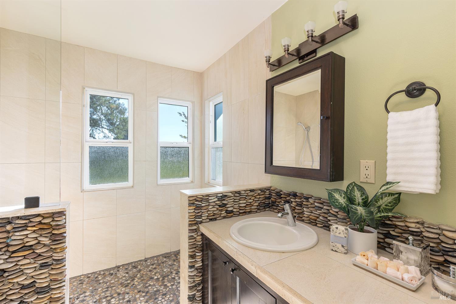 2371 Stonehouse Drive Napa CA 94558