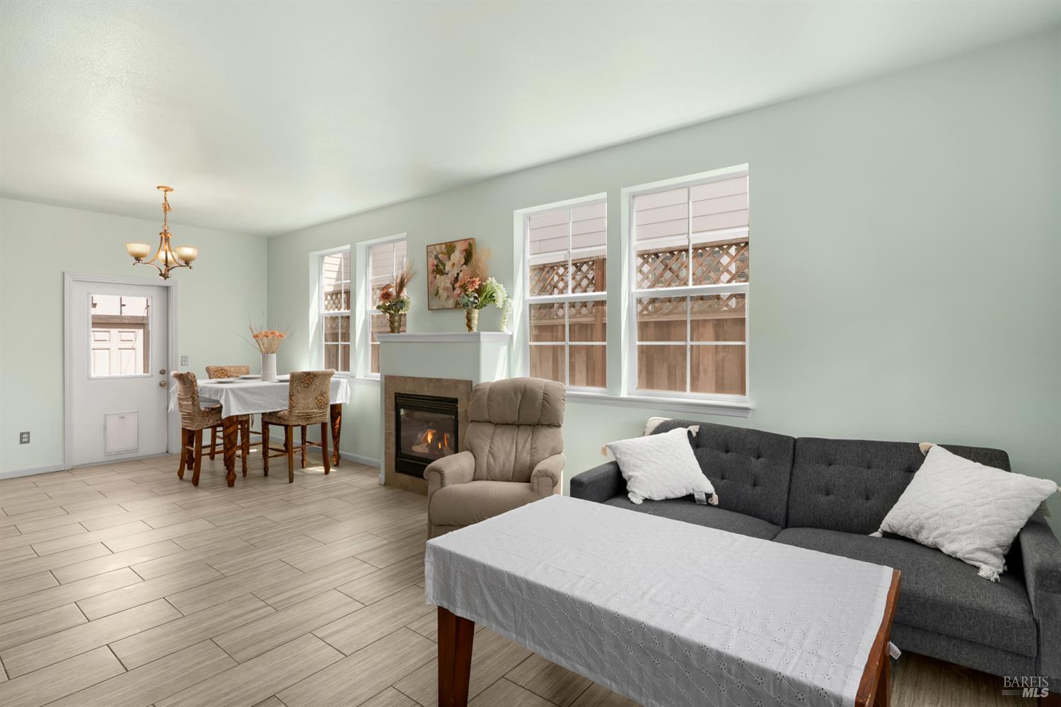 2556 N Village Drive Santa Rosa CA 95403