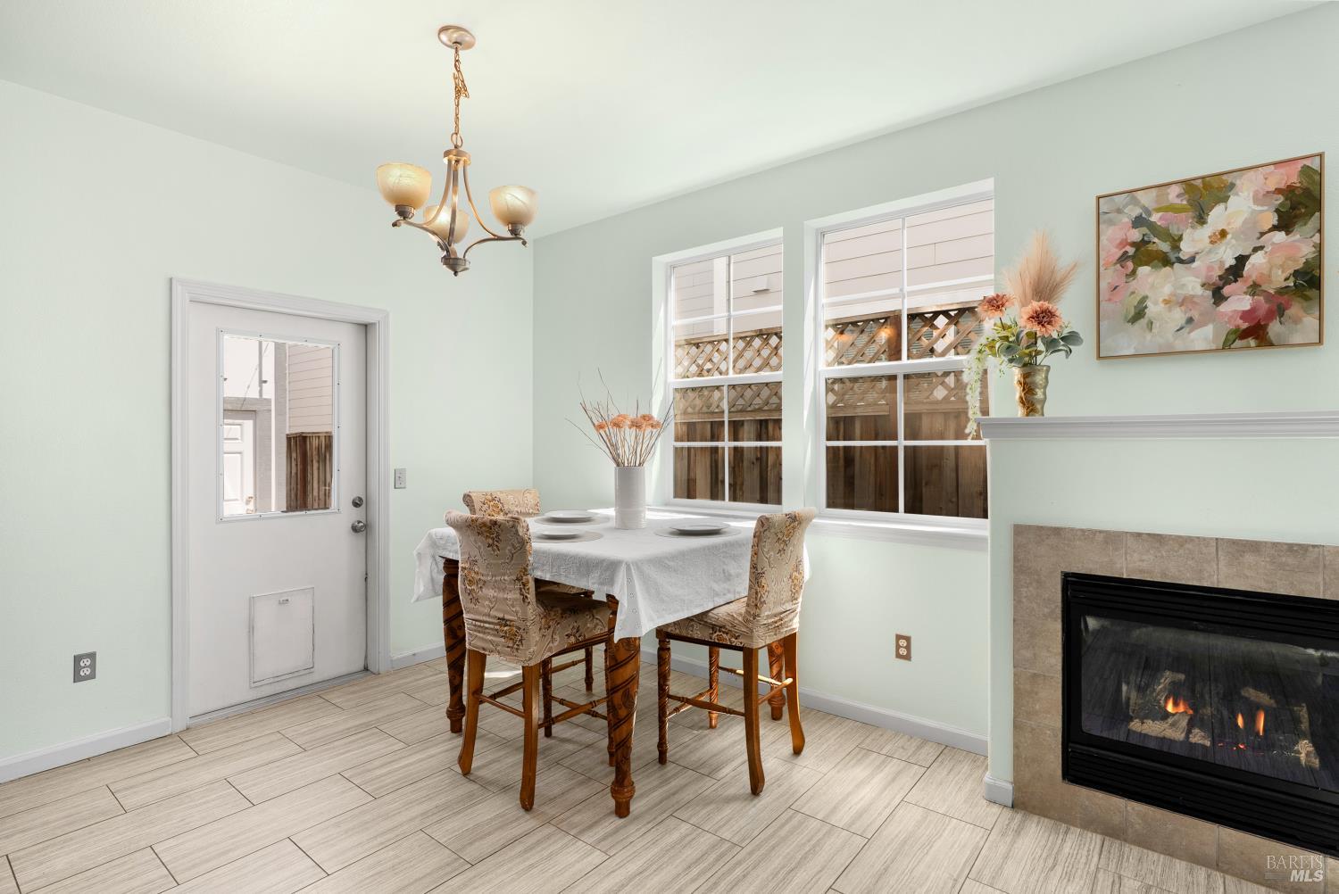 2556 N Village Drive Santa Rosa CA 95403