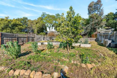 105 Hooker Avenue Sonoma CA 95476
