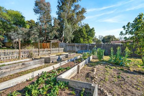 105 Hooker Avenue Sonoma CA 95476