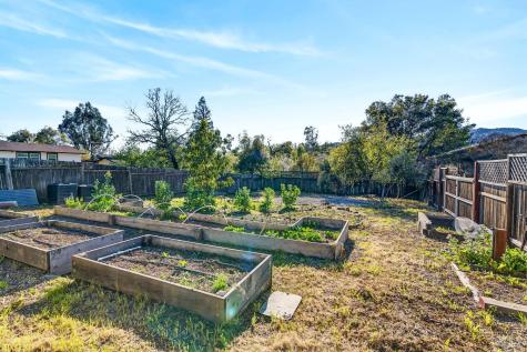 105 Hooker Avenue Sonoma CA 95476