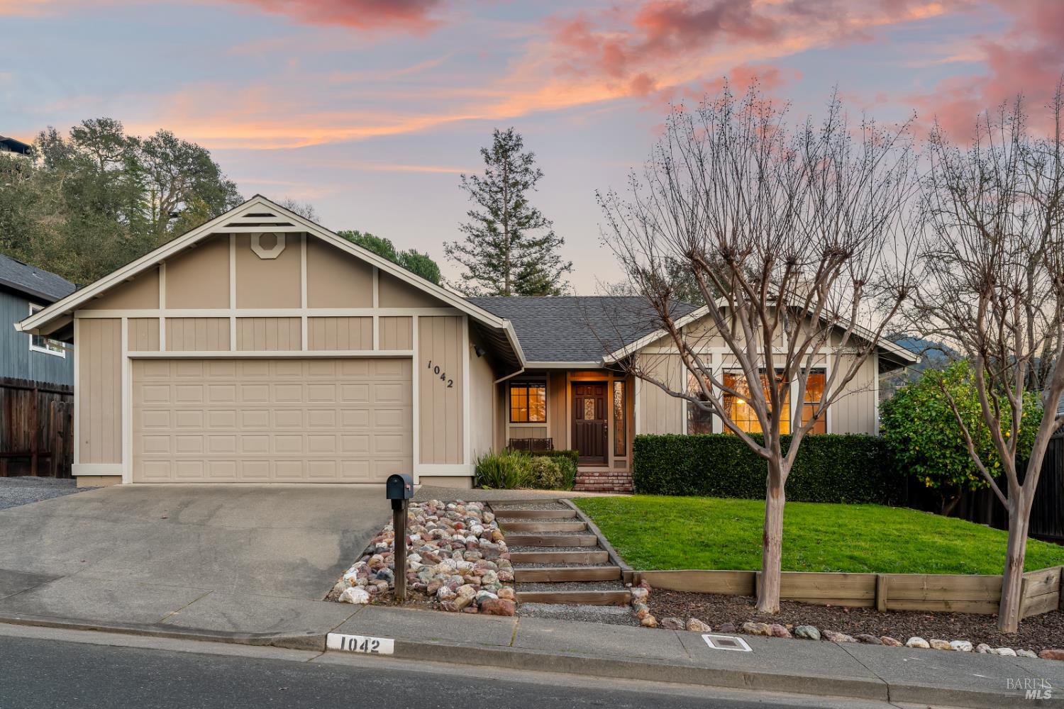 1042 Harold Lane Healdsburg CA 95448