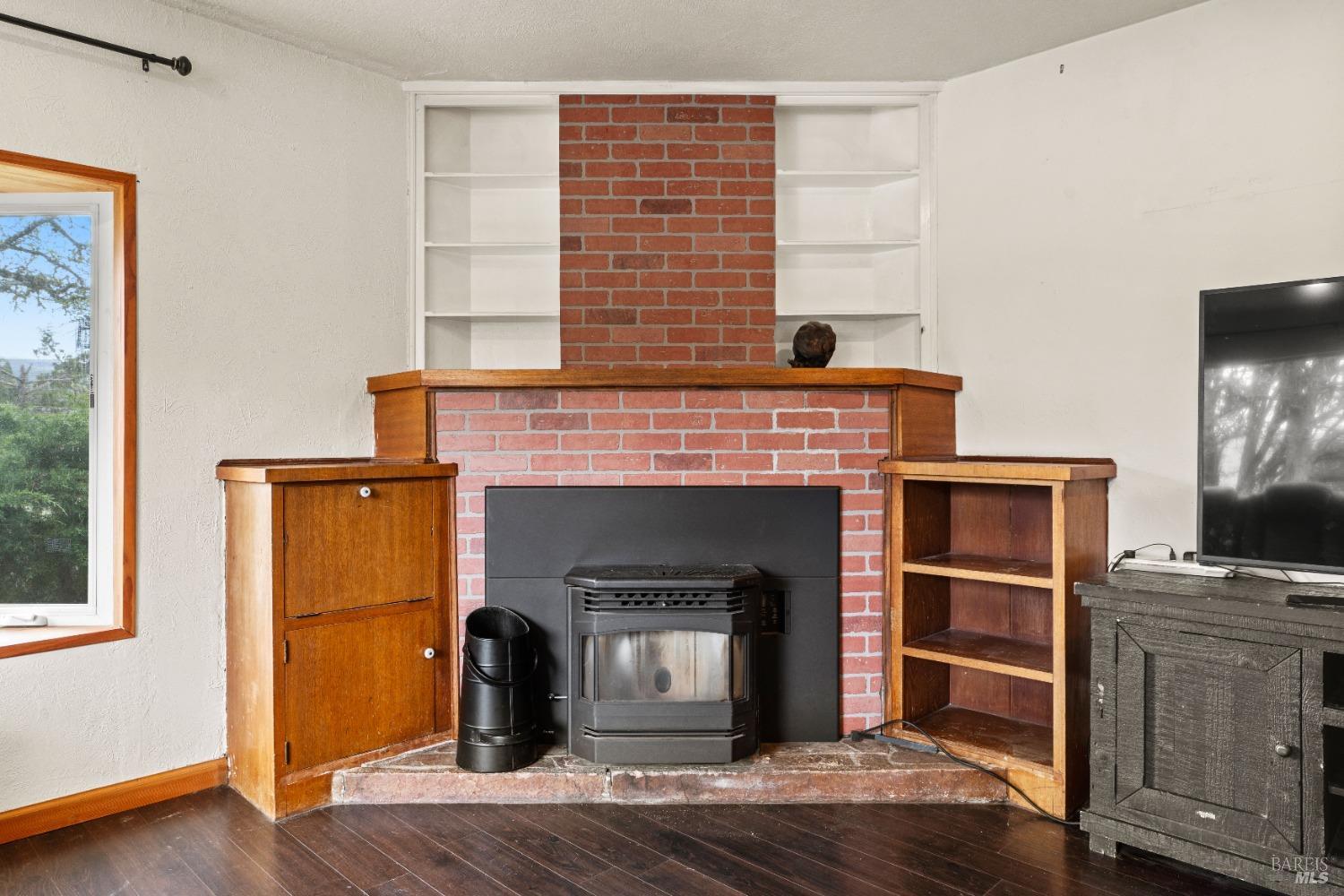 210 Bourbon Lane Ukiah CA 95482