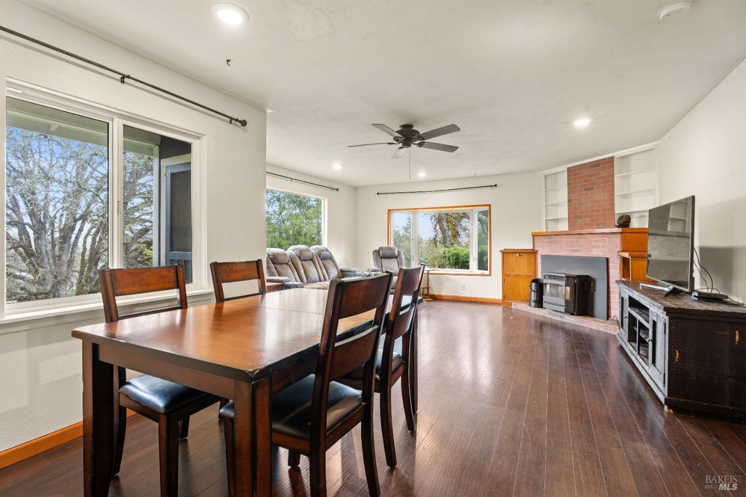 210 Bourbon Lane Ukiah CA 95482