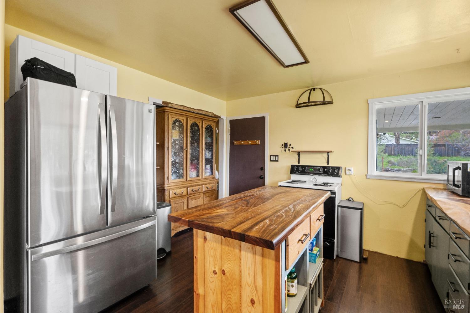 210 Bourbon Lane Ukiah CA 95482