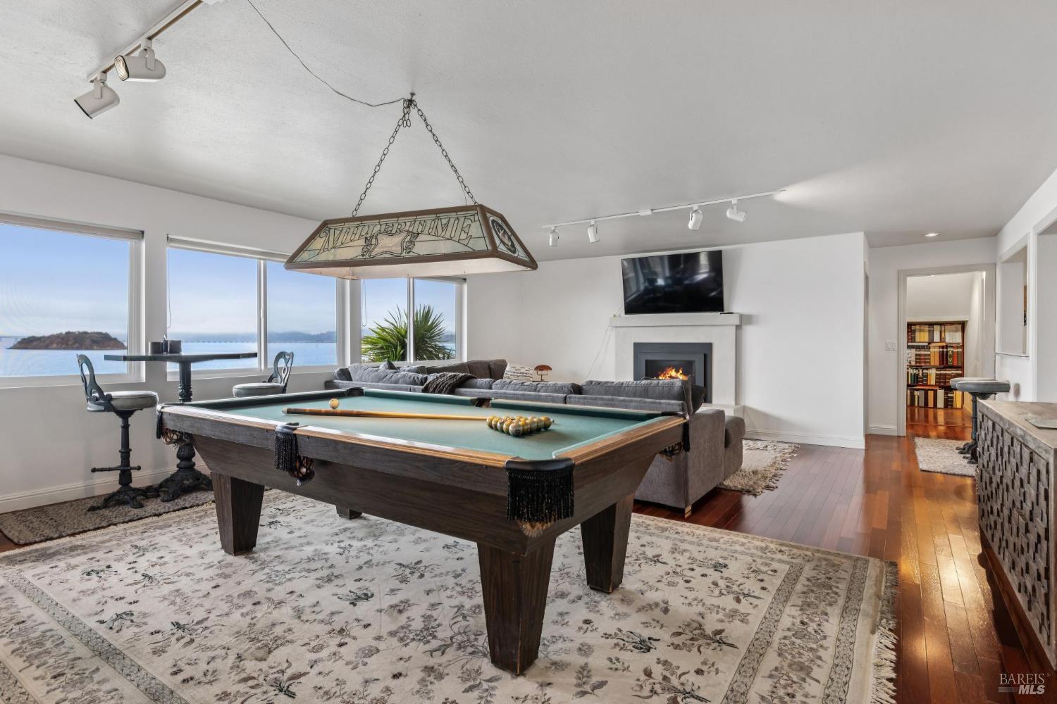 187 Oak Drive San Rafael CA 94901