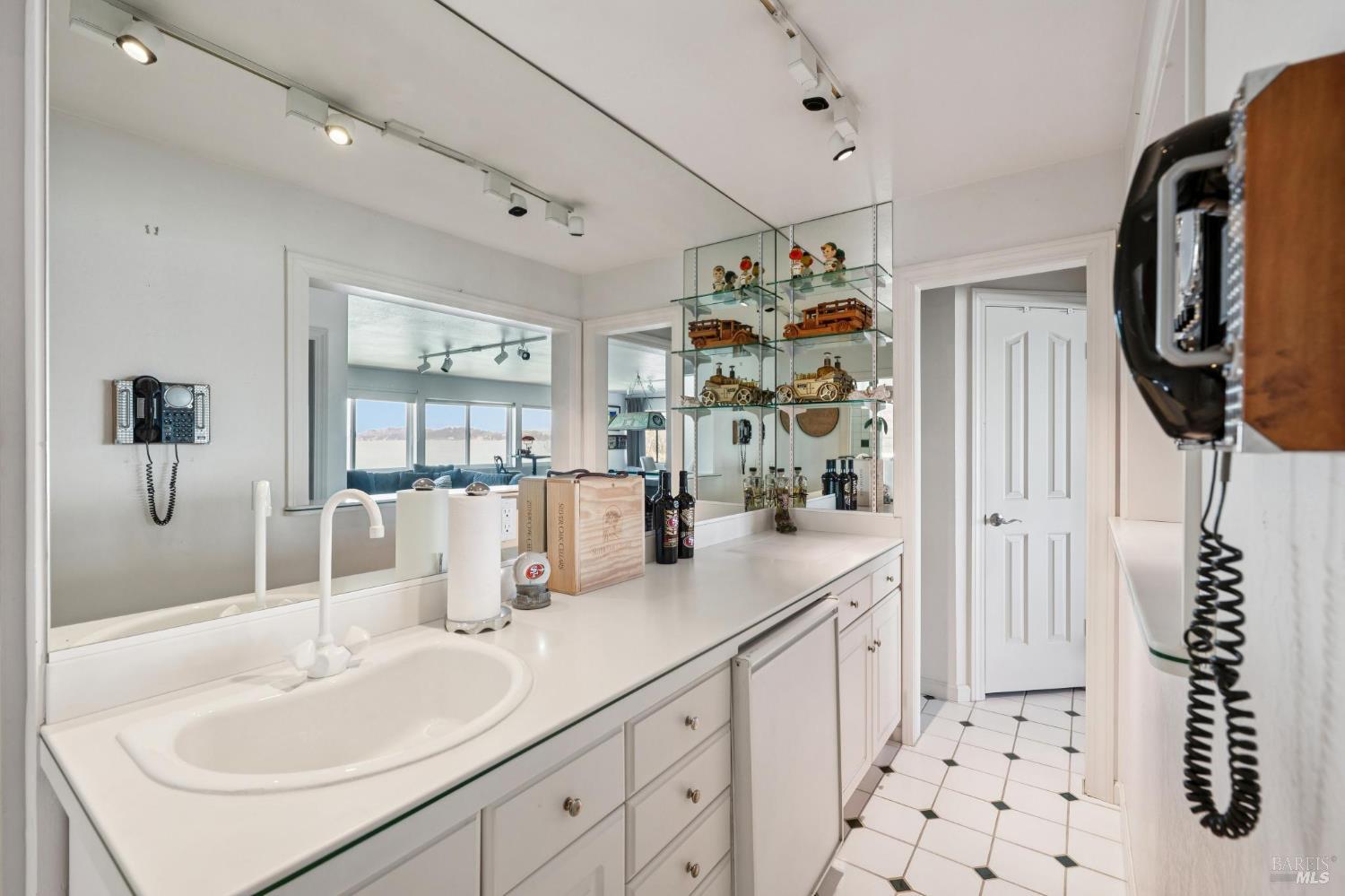 187 Oak Drive San Rafael CA 94901